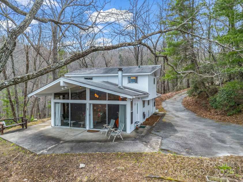 675 Foster Hill Drive, Hendersonville, NC 28739.  MLS# CAR4230594, YatesRealty ID 11130. 