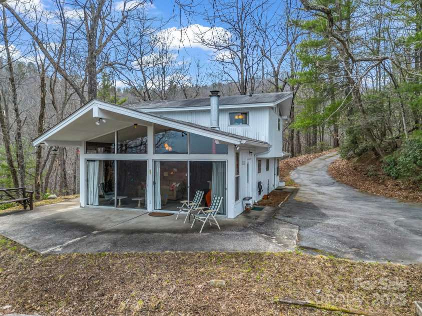 675 Foster Hill Drive, Hendersonville, NC 28739.  MLS# CAR4230594, YatesRealty ID 11130. 