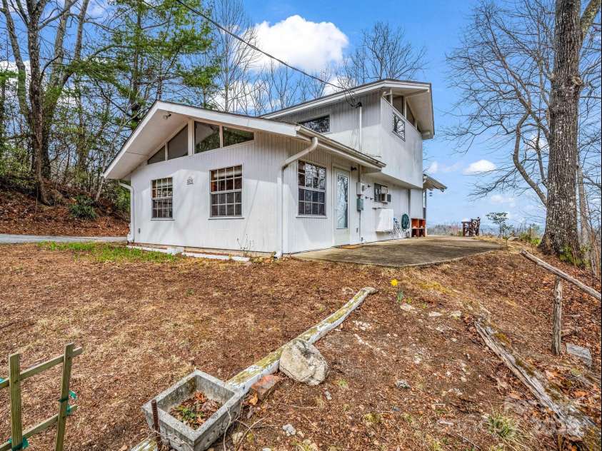 675 Foster Hill Drive, Hendersonville, NC 28739.  MLS# CAR4230594, YatesRealty ID 11130. 