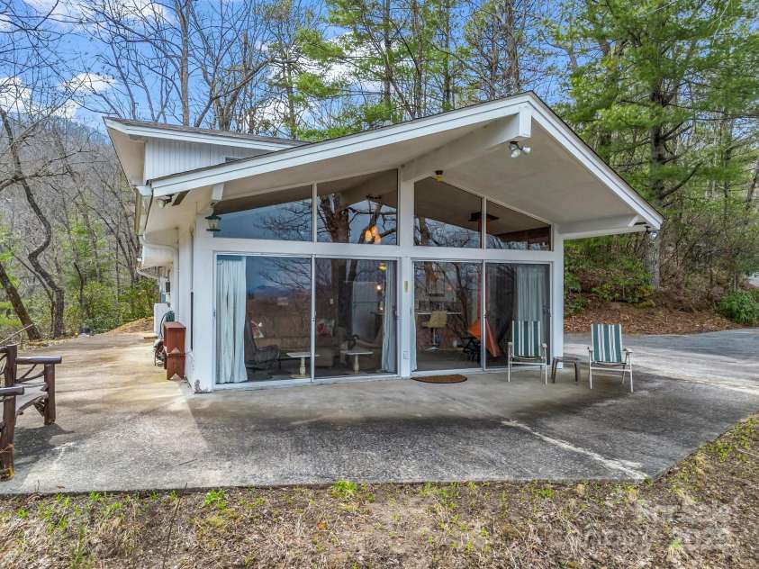 675 Foster Hill Drive, Hendersonville, NC 28739.  MLS# CAR4230594, YatesRealty ID 11130. 