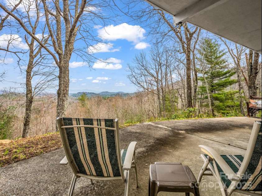 675 Foster Hill Drive, Hendersonville, NC 28739.  MLS# CAR4230594, YatesRealty ID 11130. 