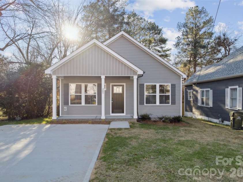 209B Yadkin Avenue, Spencer, NC 28159.  MLS# CAR4336552, YatesRealty ID 11131. 