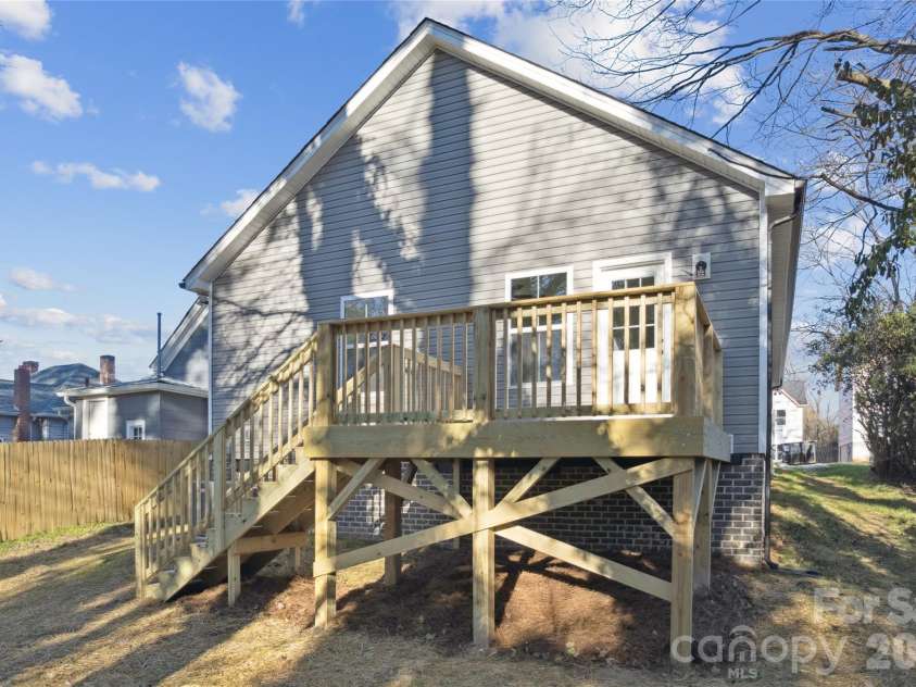 209B Yadkin Avenue, Spencer, NC 28159.  MLS# CAR4336552, YatesRealty ID 11131. 