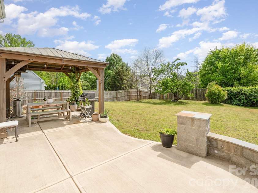 407 Goodloe Drive, Charlotte, NC 28262.  MLS# CAR4365605, YatesRealty ID 11132. 