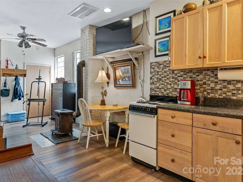 39,41,43 State Street, Marion, NC 28752.  MLS# CAR4161587, YatesRealty ID 11133. 