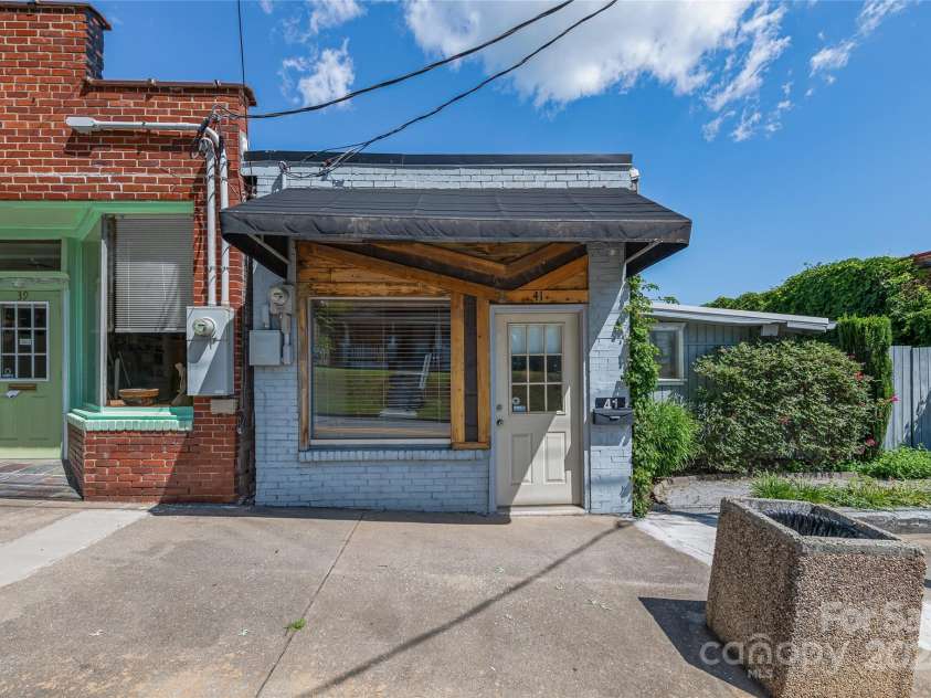 39,41,43 State Street, Marion, NC 28752.  MLS# CAR4161587, YatesRealty ID 11133. 