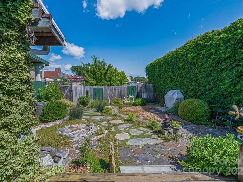 39,41,43 State Street, Marion, NC 28752.  MLS# CAR4161587, YatesRealty ID 11133. 