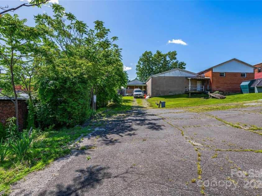 39,41,43 State Street, Marion, NC 28752.  MLS# CAR4161587, YatesRealty ID 11133. 