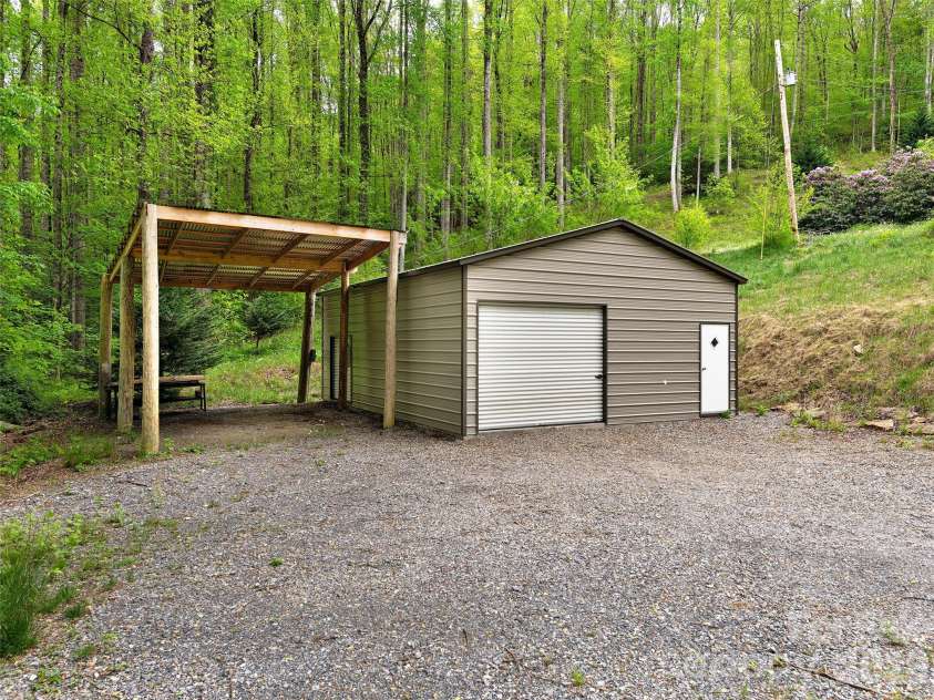 575 Twin Brook Drive, Waynesville, NC 28785.  MLS# CAR4326846, YatesRealty ID 11133. 