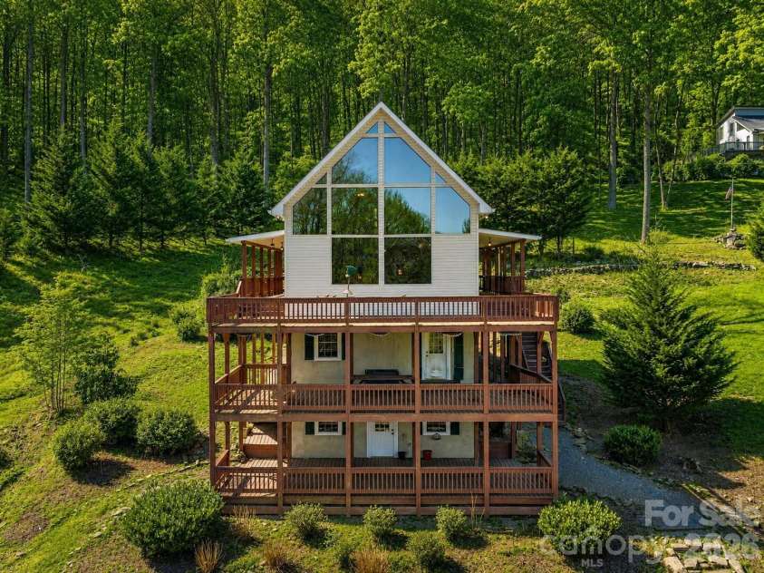 575 Twin Brook Drive, Waynesville, NC 28785.  MLS# CAR4326846, YatesRealty ID 11133. 