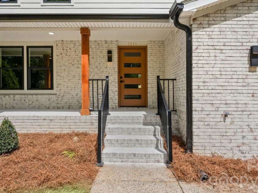 7234 Rollingridge Drive, Charlotte, NC 28211.  MLS# CAR4366421, YatesRealty ID 11134. 