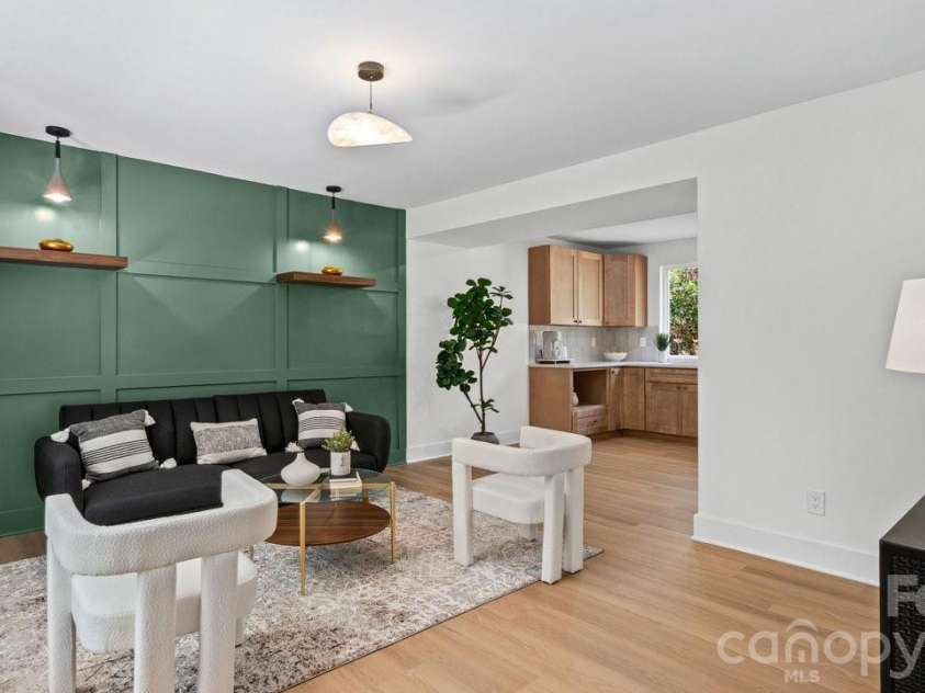 7234 Rollingridge Drive, Charlotte, NC 28211.  MLS# CAR4366421, YatesRealty ID 11134. 
