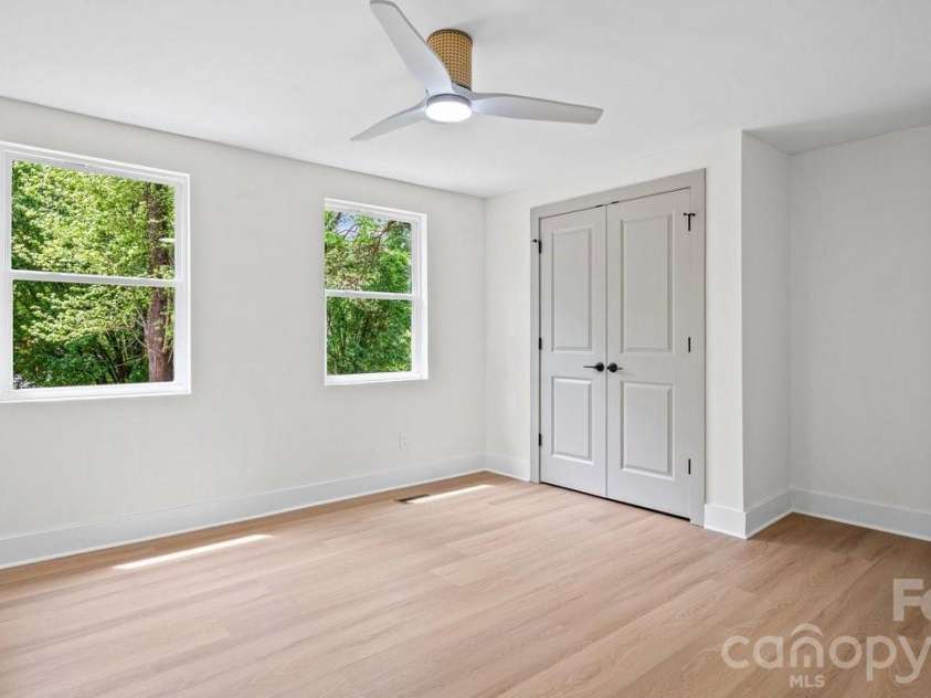 7234 Rollingridge Drive, Charlotte, NC 28211.  MLS# CAR4366421, YatesRealty ID 11134. 