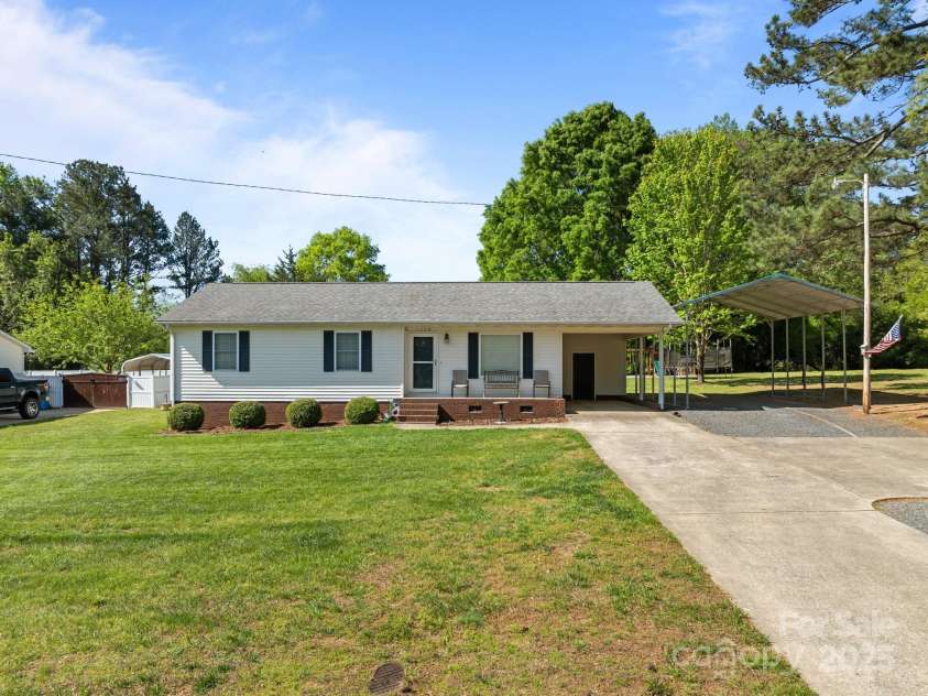 1238 Moss Springs Road, Albemarle, NC 28001.  MLS# CAR4248071, YatesRealty ID 11135. 