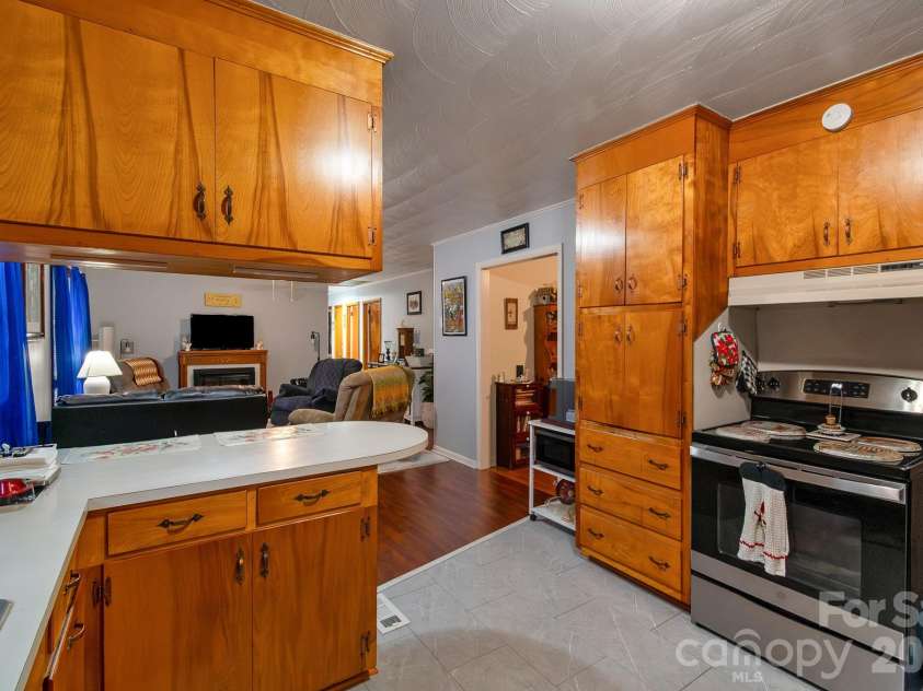1616 Lithia Springs Road, Shelby, NC 28150.  MLS# CAR4336544, YatesRealty ID 11137. 