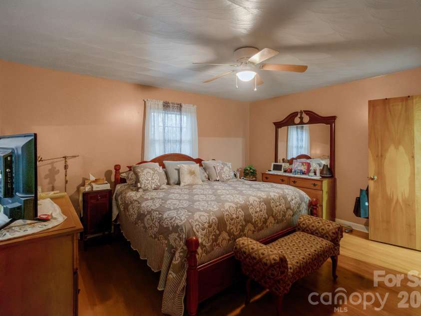 1616 Lithia Springs Road, Shelby, NC 28150.  MLS# CAR4336544, YatesRealty ID 11137. 