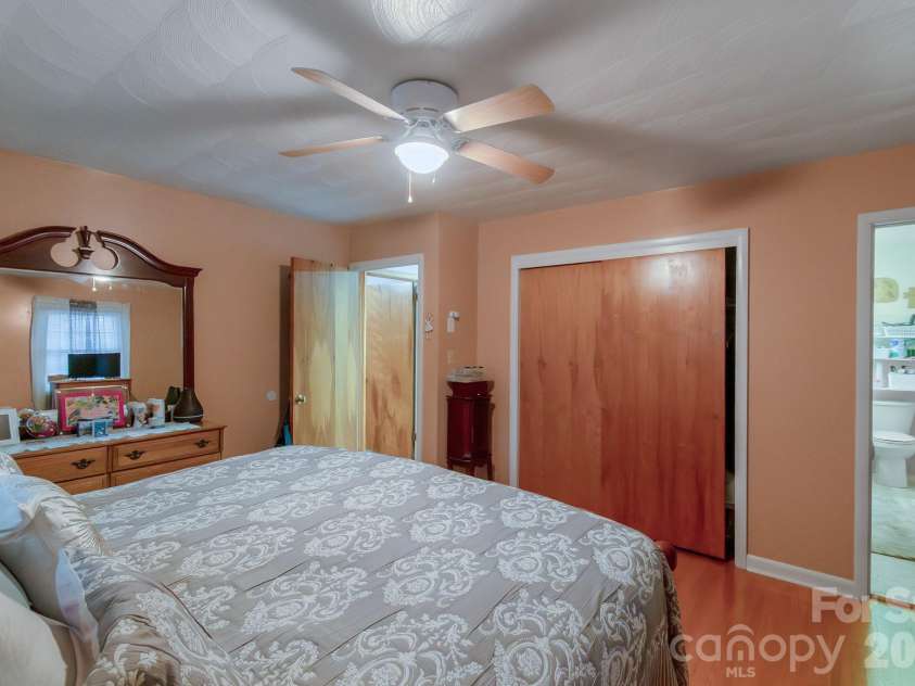 1616 Lithia Springs Road, Shelby, NC 28150.  MLS# CAR4336544, YatesRealty ID 11137. 
