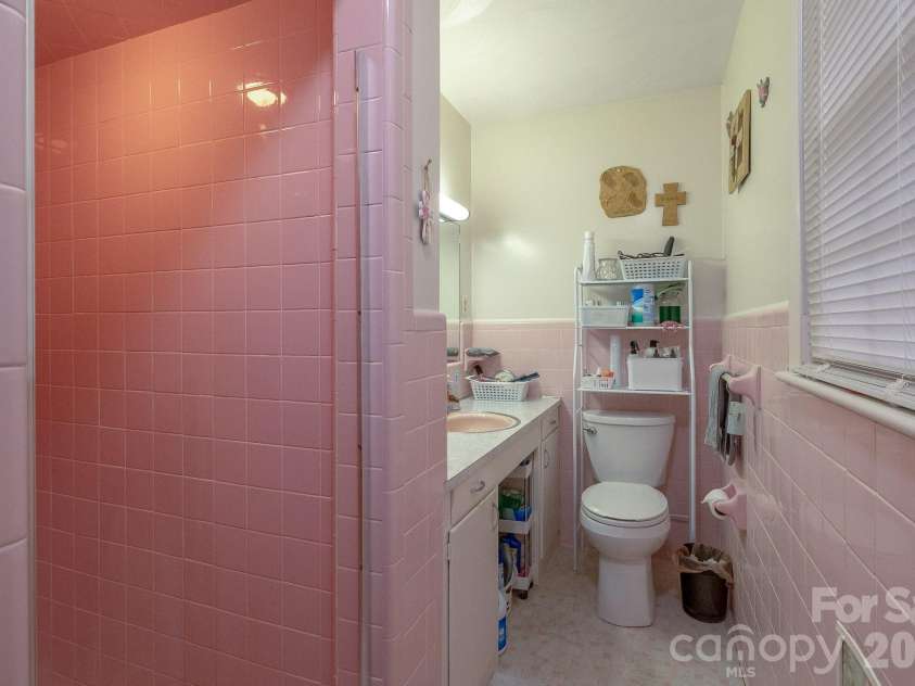 1616 Lithia Springs Road, Shelby, NC 28150.  MLS# CAR4336544, YatesRealty ID 11137. 