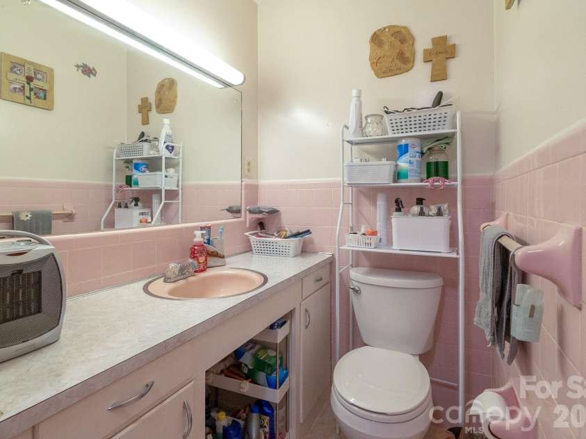 1616 Lithia Springs Road, Shelby, NC 28150.  MLS# CAR4336544, YatesRealty ID 11137. 