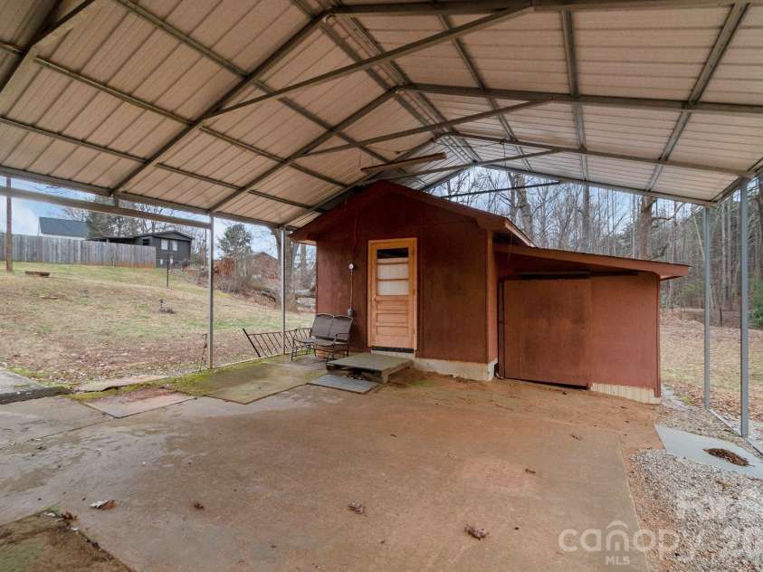 1616 Lithia Springs Road, Shelby, NC 28150.  MLS# CAR4336544, YatesRealty ID 11137. 