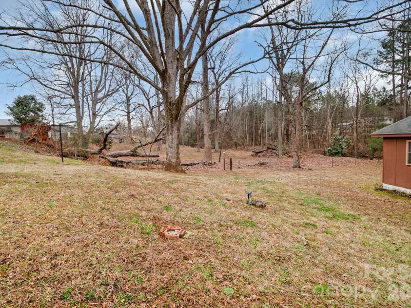 1616 Lithia Springs Road, Shelby, NC 28150.  MLS# CAR4336544, YatesRealty ID 11137. 