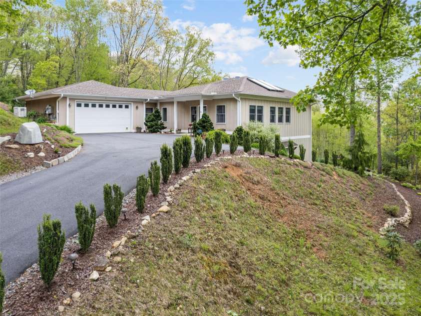 14 Chandra Lane, Clyde, NC 28721.  MLS# CAR4240475, YatesRealty ID 11138. 