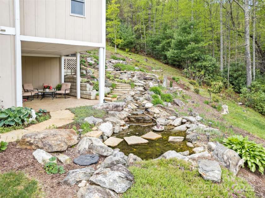 14 Chandra Lane, Clyde, NC 28721.  MLS# CAR4240475, YatesRealty ID 11138. 