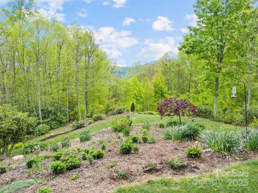 14 Chandra Lane, Clyde, NC 28721.  MLS# CAR4240475, YatesRealty ID 11138. 