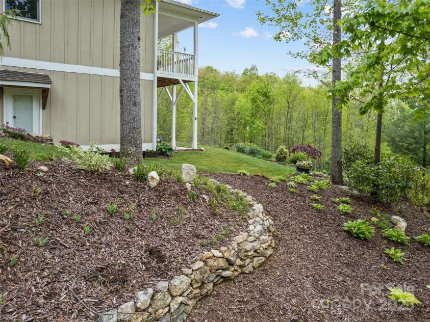 14 Chandra Lane, Clyde, NC 28721.  MLS# CAR4240475, YatesRealty ID 11138. 