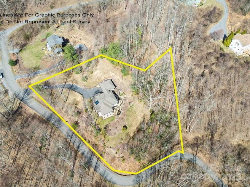 14 Chandra Lane, Clyde, NC 28721.  MLS# CAR4240475, YatesRealty ID 11138. 