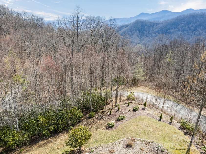 14 Chandra Lane, Clyde, NC 28721.  MLS# CAR4240475, YatesRealty ID 11138. 