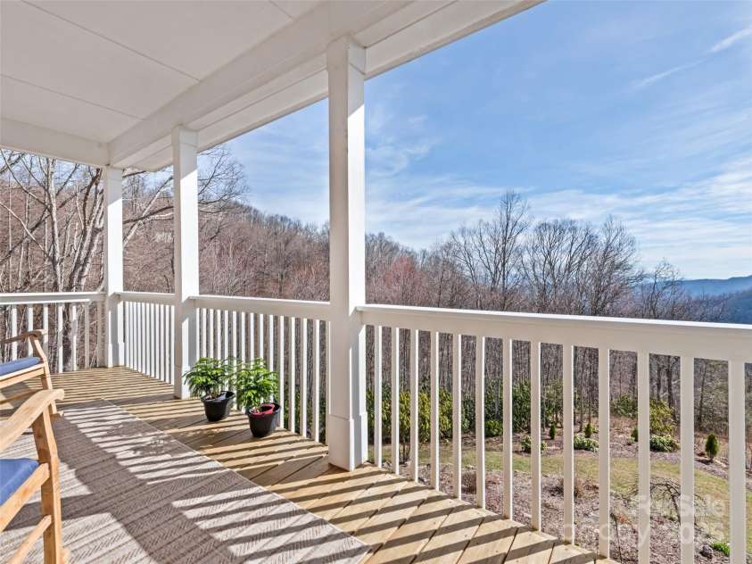 14 Chandra Lane, Clyde, NC 28721.  MLS# CAR4240475, YatesRealty ID 11138. 