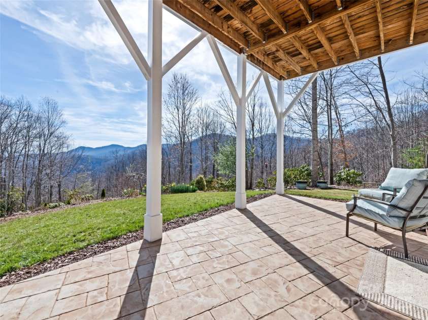 14 Chandra Lane, Clyde, NC 28721.  MLS# CAR4240475, YatesRealty ID 11138. 