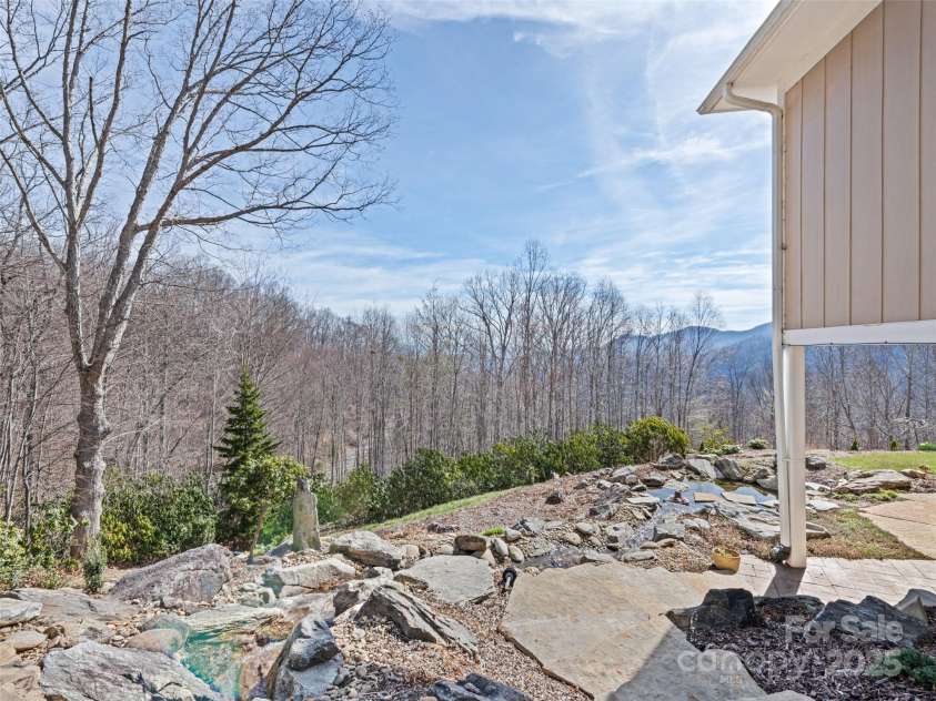 14 Chandra Lane, Clyde, NC 28721.  MLS# CAR4240475, YatesRealty ID 11138. 