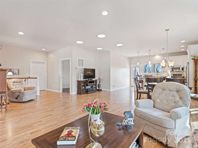 14 Chandra Lane, Clyde, NC 28721.  MLS# CAR4240475, YatesRealty ID 11138. 