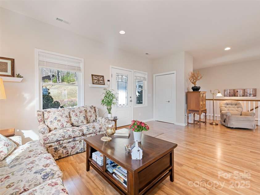 14 Chandra Lane, Clyde, NC 28721.  MLS# CAR4240475, YatesRealty ID 11138. 