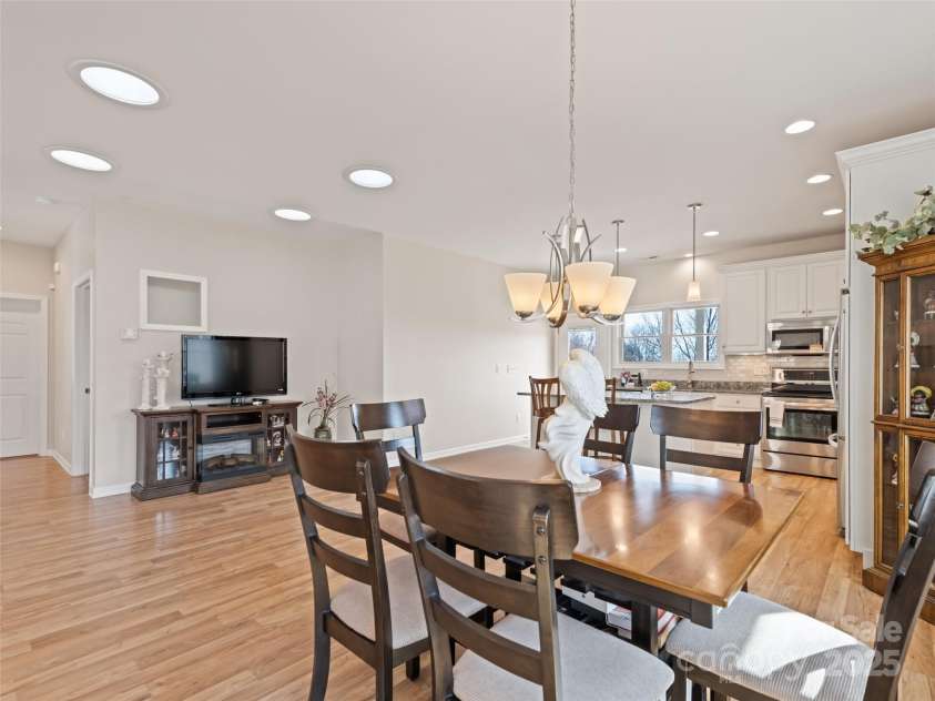 14 Chandra Lane, Clyde, NC 28721.  MLS# CAR4240475, YatesRealty ID 11138. 