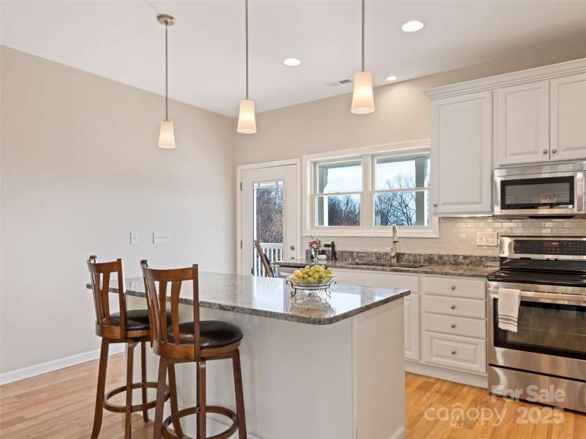 14 Chandra Lane, Clyde, NC 28721.  MLS# CAR4240475, YatesRealty ID 11138. 