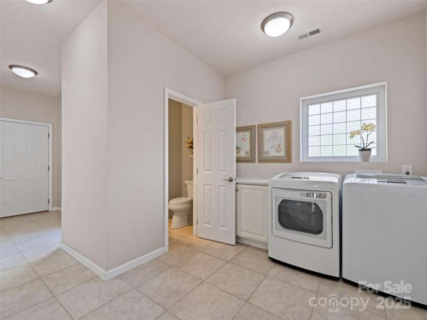 14 Chandra Lane, Clyde, NC 28721.  MLS# CAR4240475, YatesRealty ID 11138. 