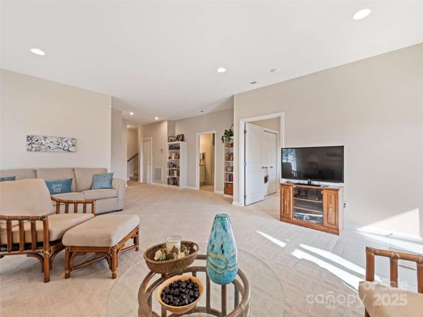 14 Chandra Lane, Clyde, NC 28721.  MLS# CAR4240475, YatesRealty ID 11138. 