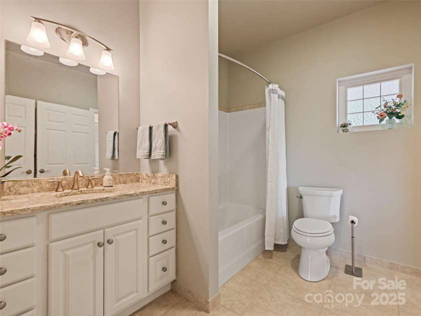 14 Chandra Lane, Clyde, NC 28721.  MLS# CAR4240475, YatesRealty ID 11138. 