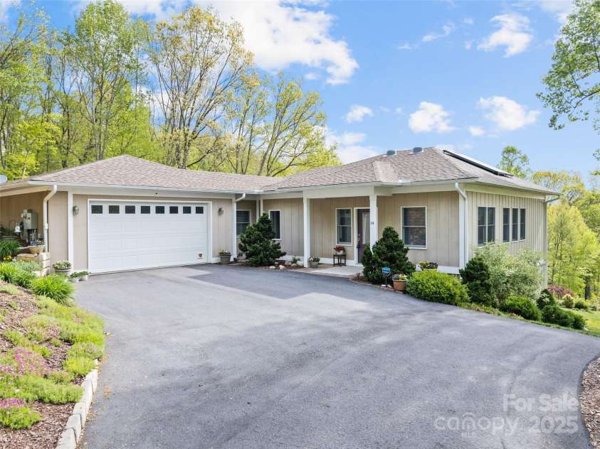 14 Chandra Lane, Clyde, NC 28721.  MLS# CAR4240475, YatesRealty ID 11138. 
