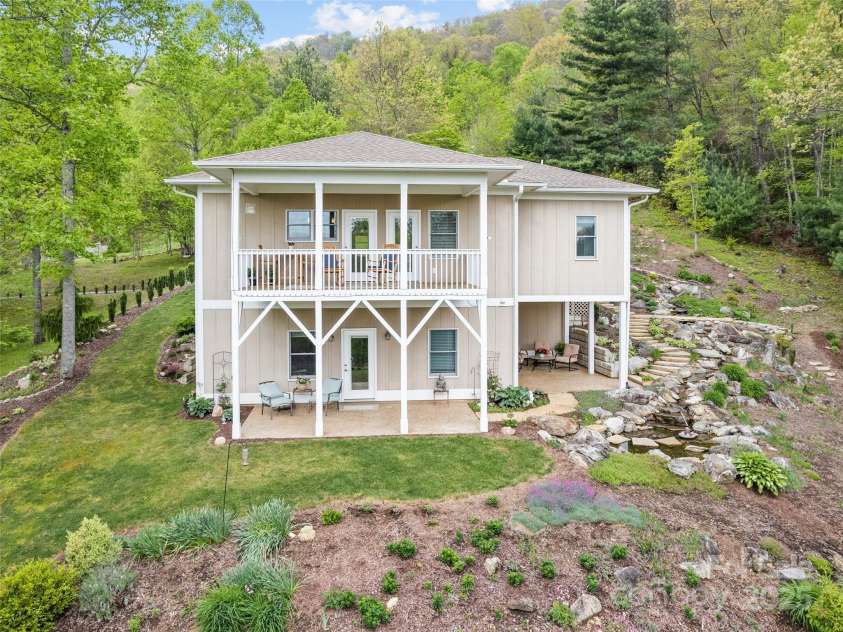 14 Chandra Lane, Clyde, NC 28721.  MLS# CAR4240475, YatesRealty ID 11138. 