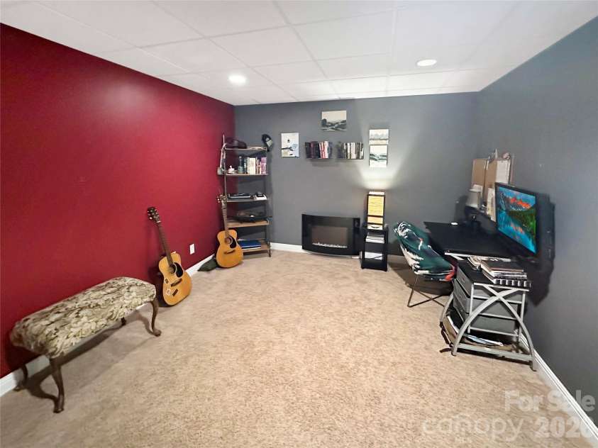 5106 Hanging Rock Court, Hickory, NC 28601.  MLS# CAR4366355, YatesRealty ID 11138. 