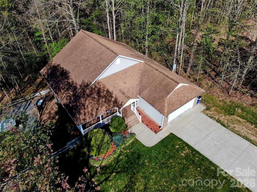 5106 Hanging Rock Court, Hickory, NC 28601.  MLS# CAR4366355, YatesRealty ID 11138. 