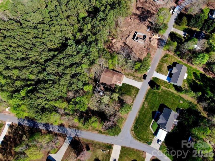5106 Hanging Rock Court, Hickory, NC 28601.  MLS# CAR4366355, YatesRealty ID 11138. 
