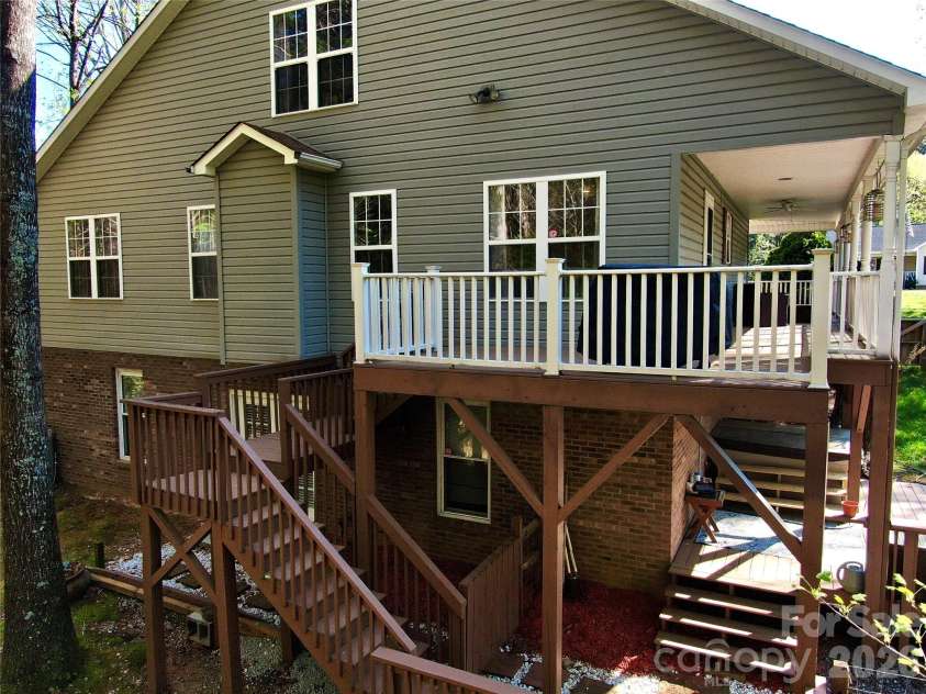 5106 Hanging Rock Court, Hickory, NC 28601.  MLS# CAR4366355, YatesRealty ID 11138. 