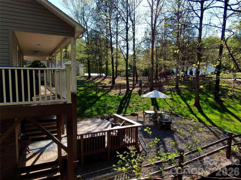 5106 Hanging Rock Court, Hickory, NC 28601.  MLS# CAR4366355, YatesRealty ID 11138. 