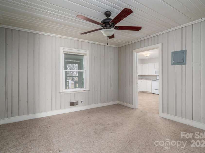 1547 Kings Road, Shelby, NC 28150.  MLS# CAR4225122, YatesRealty ID 11139. Dining