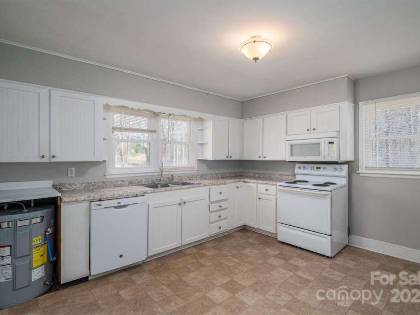 1547 Kings Road, Shelby, NC 28150.  MLS# CAR4225122, YatesRealty ID 11139. Kitchen